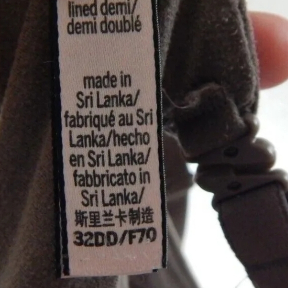 Victoria's Secret Lined Demi Bra - Picture 4 of 5